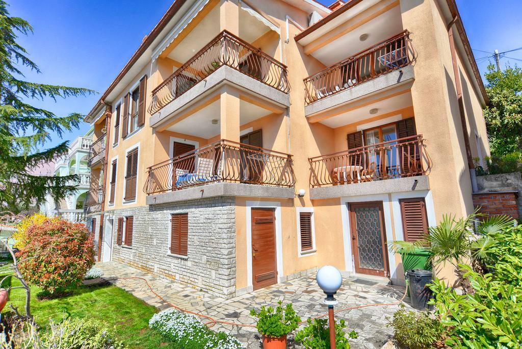 Apartments Creska 629 Rabac Kültér fotó
